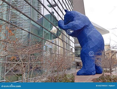 Blue Bear at the Denver Convention Center Editorial Stock Image - Image of sculpture, figurine ...