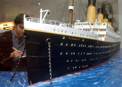 Race against time as search intensifies for missing submersible on Titanic mission - EFE Noticias