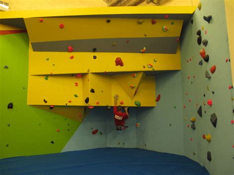 Bouldering Ireland: Gravity Climbing Centre is OPEN