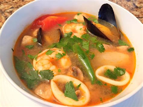 THAI SEAFOOD SOUP (TOM YUM TALAY) | Let's Cook Some Food