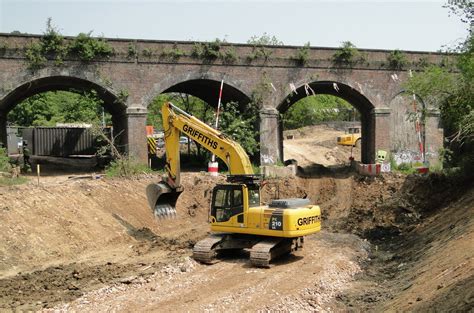 Canal Restoration, Stroud © Philip Pankhurst cc-by-sa/2.0 :: Geograph Britain and Ireland