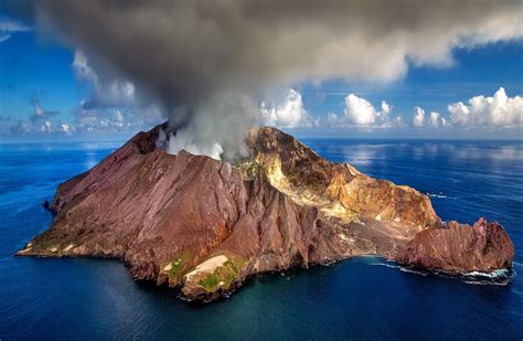 5 Active New Zealand Volcanoes - Hot Stuff! - New Zealand Nature Guy