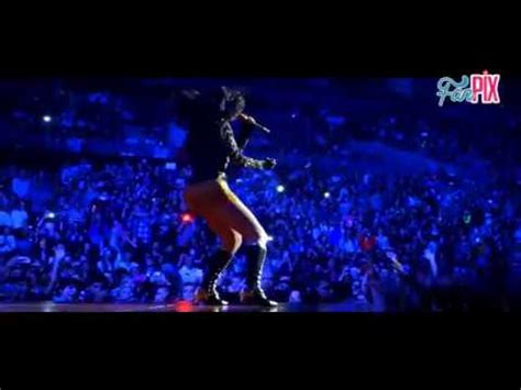 Selena Gomez - Naturally Live Stars Dance Tour Reloaded DVD - YouTube