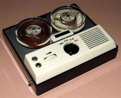 Vintage Valiant 5 Transistor Portable Reel-To-Reel Tape Recorder, Made ...