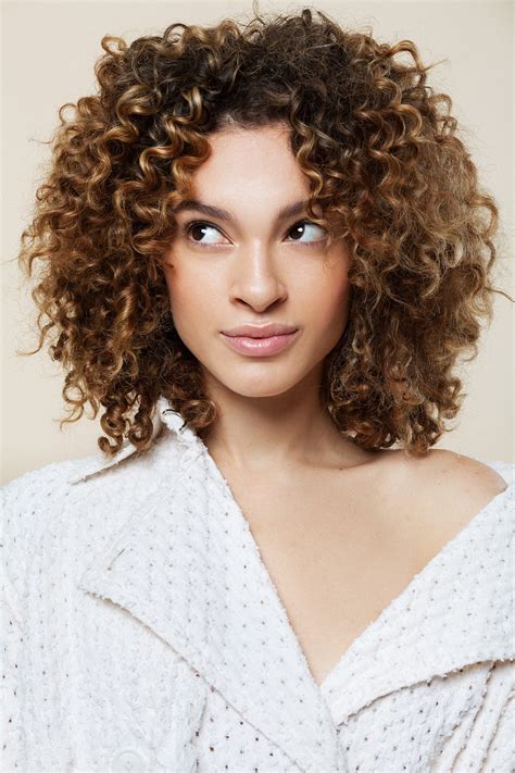 Curly Hairstyles 2025 Female - Ashly Georgine