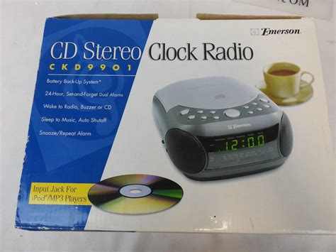 CD Stereo Emerson Clock Radio, Urban USB Powers Speakers - New ...