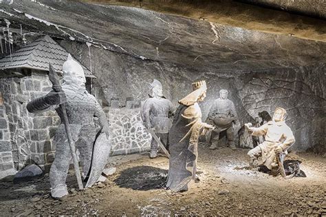 How to Visit Wieliczka Salt Mine near Krakow (+Best Tours)