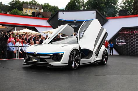 Volkswagen Golf GTE Sport Concept Makes American Debut at LA Auto Show - autoevolution