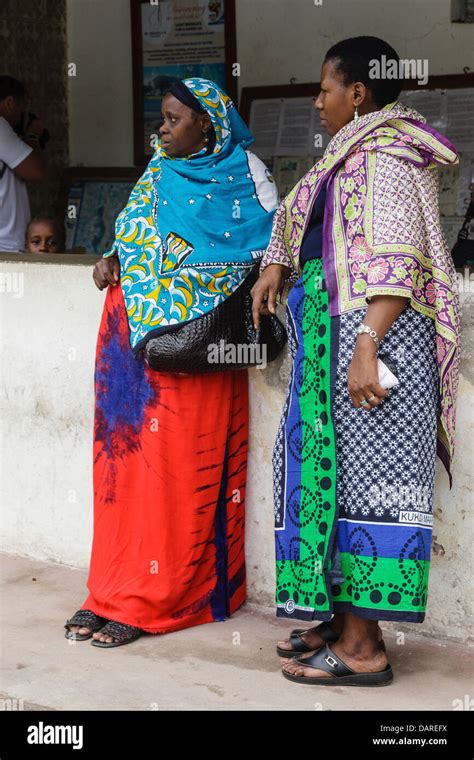 Zanzibar women hi-res stock photography and images - Alamy