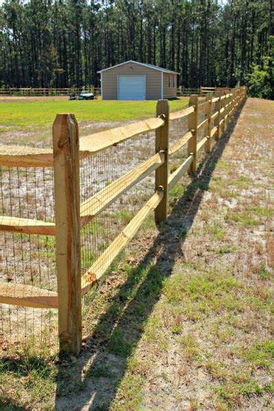 Residential Farm & Ranch Fence Installations | Custom Fences & Gates