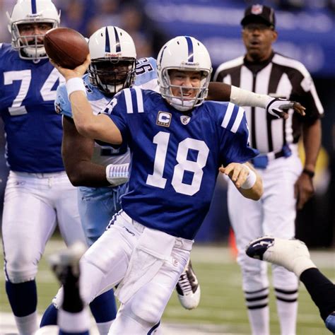 Peyton Manning Leads Colts Into the Playoffs - The New York Times