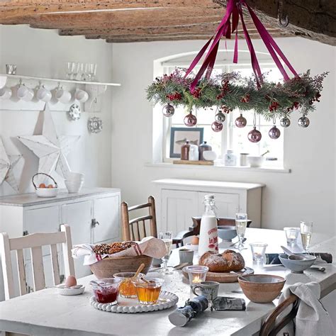 Kitchen Christmas decorating ideas that will cheer up the cook!