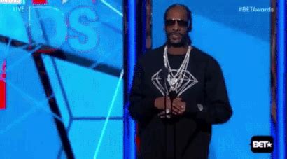 15 best moments from the 2016 BET Awards, in GIFs | Giphy, Bet awards, Snoop dogg