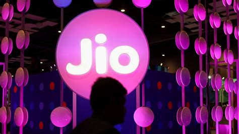 Reliance Jio Q3 results: Net profit rises 12% to ₹5,208 crore - Hindustan Times