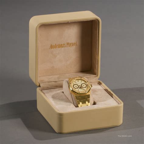 Men's 18K Audemars Piguet Watch - Manhattan Art and Antiques Center