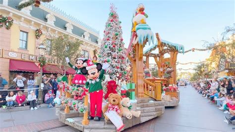 [4K] FULL Christmas Fantasy Parade 2022 at Disneyland Park! - Holidays ...