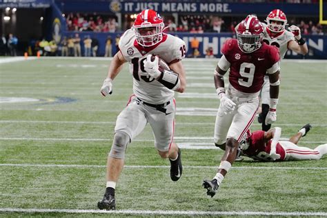 Tight Ends Take Center Stage in College Football Playoff - Bloomberg