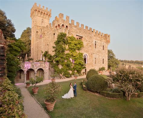 Fairytale Castle Wedding in Florence // PhotographerTuscany.com