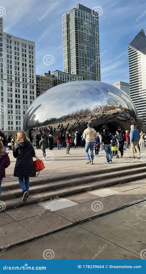 The Bean, Chicago editorial stock image. Image of illinois - 178239664