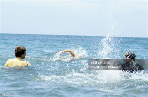 Diana Nyad in action, start of attempt to swim from Cuba to United... News Photo - Getty Images