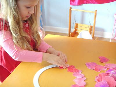 A Fuller Day: Melted Crayon Heart Wreath Tutorial