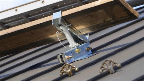 Roof Bracket Supports Materials and Tradesmen - Roofing