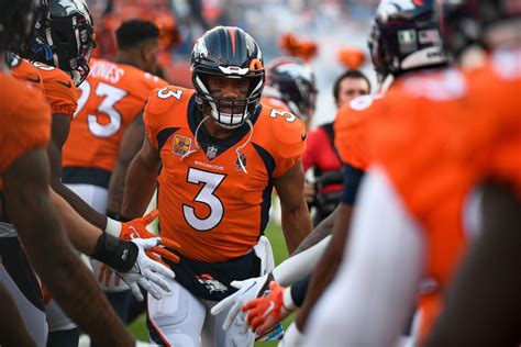 Russell Wilson injury: Broncos gets injection in shoulder after Week 5 ...