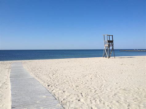 Pleasant Rd Beach, Harwich, Cape Cod | WeNeedaVacation.com