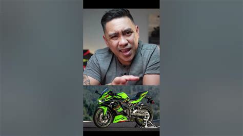 KAWASAKI NINJA ZX4R VS ZX6R - YouTube