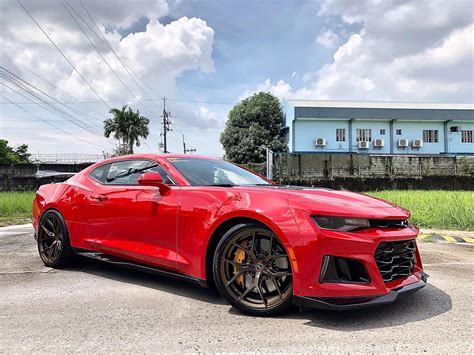 Chevrolet Camaro ZL1 6th Gen Red with Bronze Vossen HF-5 Wheel | Wheel Front