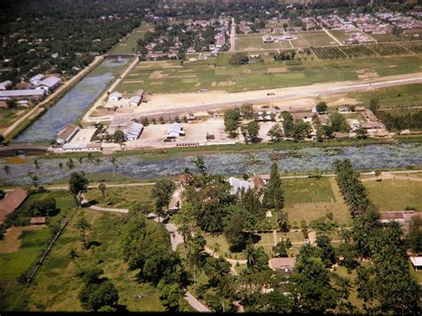 [Photos] The Small-Town Placidity of Hue in 1966 - Saigoneer