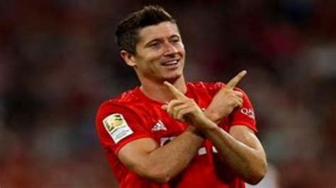 What languages does Robert Lewandowski speak?