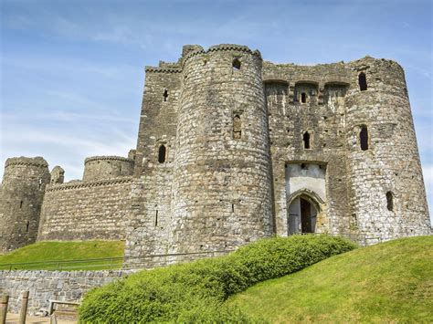 Kidwelly Castle (Cadw) | VisitWales