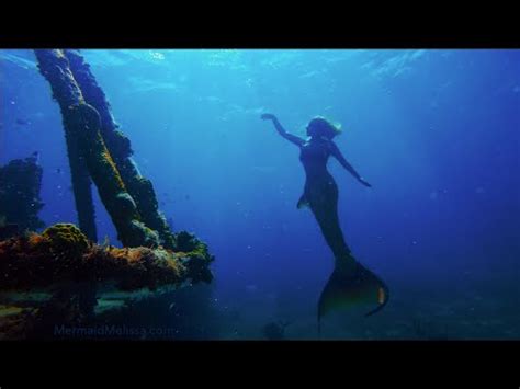 Mermaid Melissa Swimming in the Ocean at Shipwreck - YouTube