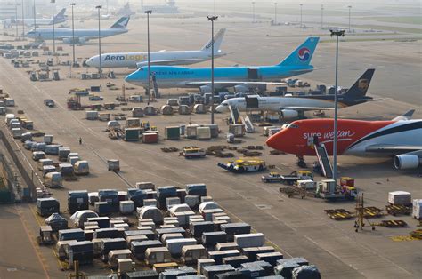 Hong Kong airport sees cargo growth in October ǀ Air Cargo News