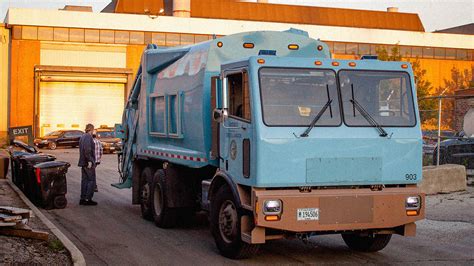 North America’s First Electric Garbage Truck Is Silently Driving Chica