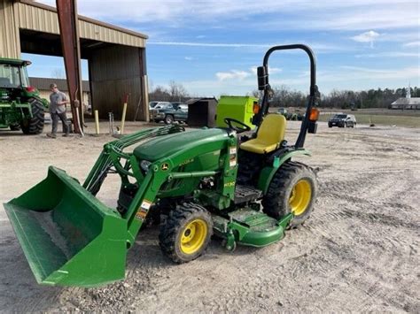 John Deere 2025R Tractor