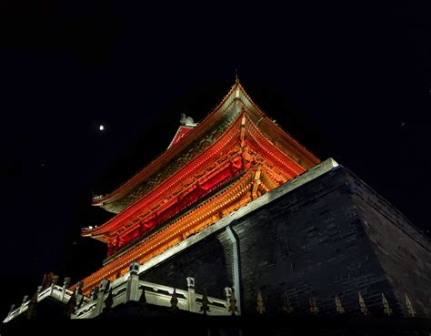 Red and Brown Temple Roofs · Free Stock Photo