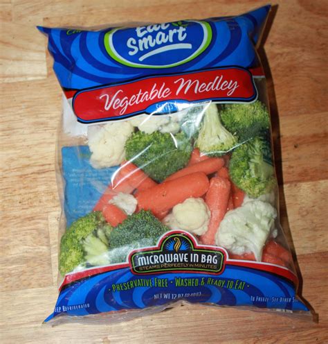 I'll take a bite: Apio foods Steamed veggie & Salad bag review!