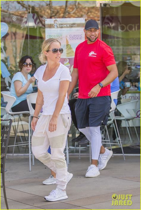 Photo: kendra wilkinson hank baskett april 2018 03 | Photo 4061681 | Just Jared: Entertainment News