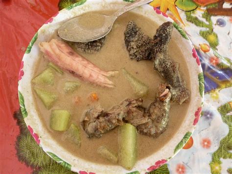 Bizarre Foods in The World: IGUANA SOUP | Scary food, Bizarre foods ...