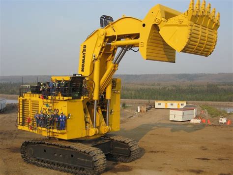 Komatsu PC8000 | Heavy construction equipment, Heavy equipment, Construction equipment