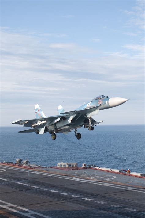 Russian Aircraft Carrier Admiral Kuznetsov with Its Su-33 Flanker-D | Global Military Review