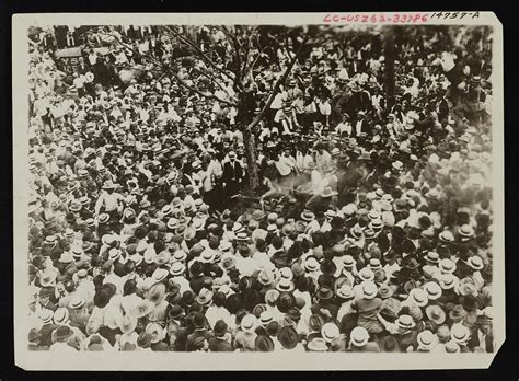 [Large crowd watching the lynching of Jesse Washington, 18 year-old African American, in Waco ...