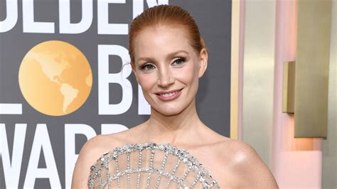 Jessica Chastain Wore Mask at Golden Globes to Protect Broadway Cast ...