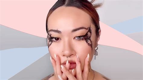 Anti-Mascara Is The New TikTok Makeup Trend Taking Over The Beauty ...