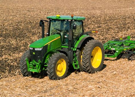 John Deere 7R Series Photo Gallery