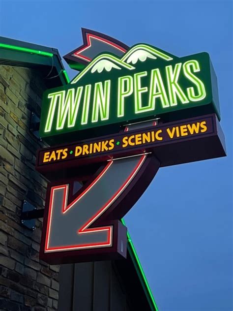 Twin Peaks sports bar, restaurant opens in Fargo - InForum | Fargo ...