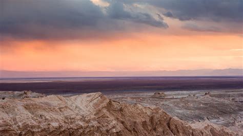 Valle de la Luna at sunset, San Pedro de Atacama, Atacama Desert, Antofagasta, Chile | Windows ...