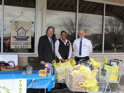 Branchburg ShopRite has food drive to benefit program for homeless - nj.com